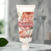 Tubo de crema de manos AAA Rose Petal sobre mármol