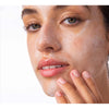 Rostro con el aceite desmaquillante Byphasse emulsionado