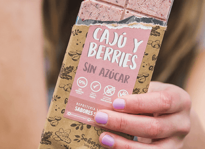 Barra Chocolate Blanco Caju Berries, 80 gr, marca Sabores sin Culpa